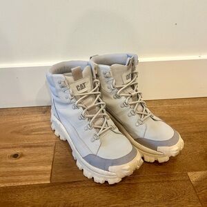 CAT Invader Mid Boots | Men’s 9.5 W Wide | Grey Chunky Lug Sole | P724036